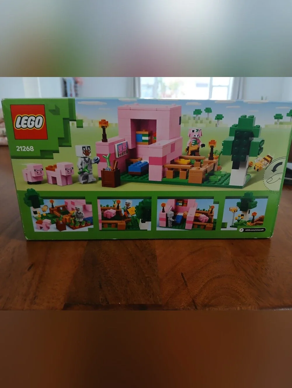 Lego Minecraft Pig House Playset - Pink and Green NIB Ages7+ 238 Pieces